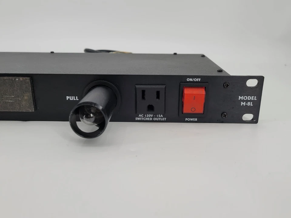 Furman M-8L 15A Merit Series Rack Mount Power Conditioner with LIGHT MISSING NOB - Image 4 of 4