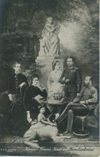 La famille royale d'Autriche autour François-Joseph Ier d'Autriche d&#