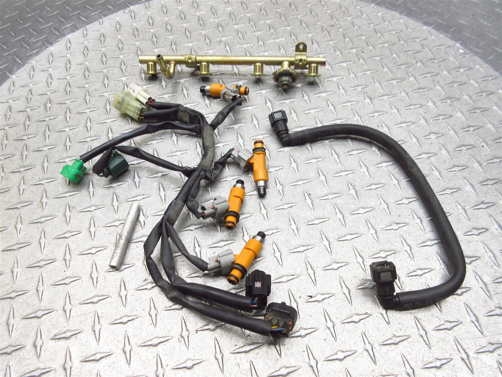 2004 0409 Yamaha FZ6 FZ6R FZ6RC Fuel Gas Petrol Injector Injection