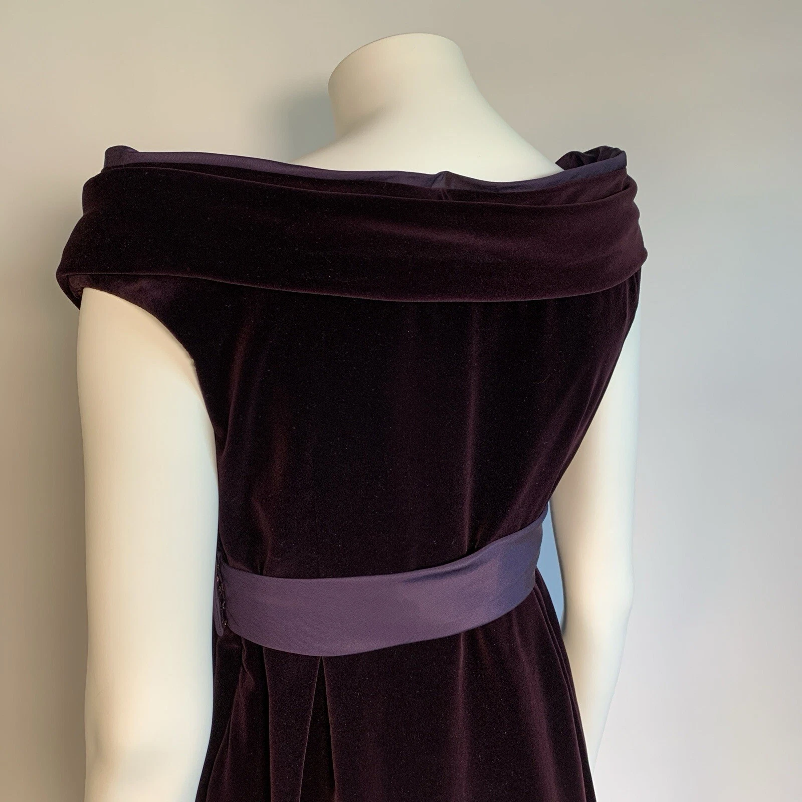 Abito ALEXANDER MCQUEEN 2006 viola velluto vestito corto scollo a V foderato IT 40 UK 8