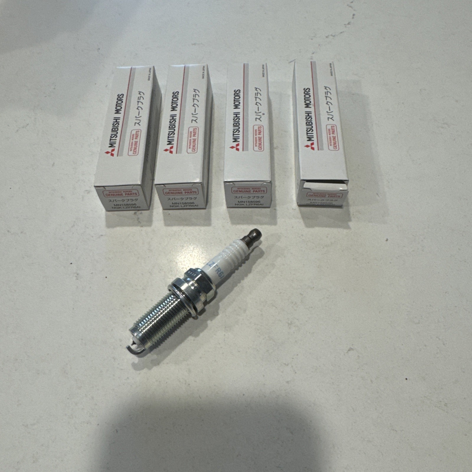 4 New Mitsubishi MN158596 Spark Plugs NGK LZFR6AI 2.4L Galant Eclipse Lancer 