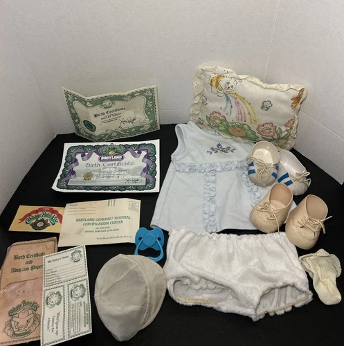 Mixed Modern And Vintage Lot Cabbage Patch Kid Clothes, Papers, Shoes, Babyland