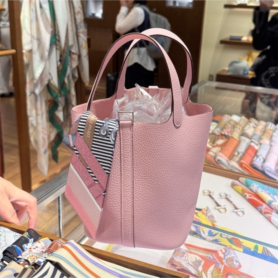 HERMÈS Picotin 18 Clemence Rose Sakura Lock 2025