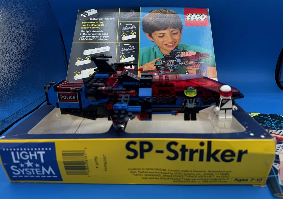 JUEGO LEGO POLICÍA ESPACIAL VINTAGE 6781 - SP-STRIKER CON CAJA Y LUCES MANUALES 100% Foto 2 de 4