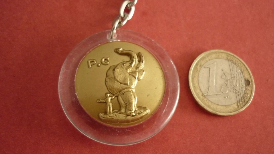 PORTE CLE PLASTIQUE / * ELEPHANT SERRE FIXE* - Photo 2/3