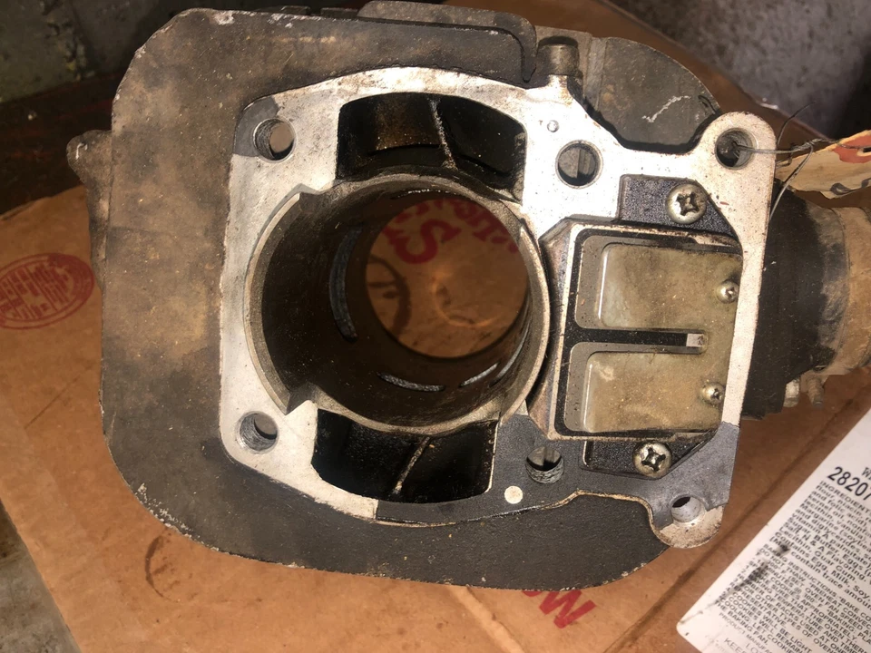 77-81 suzuki ts-185 cilindro, 11210-29901, ds-185 Foto 3 de 4