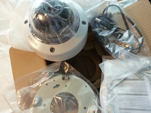 Sony SNC-EM641 1080p Vandal Resistant Full HD Network IP Camera - NEW FREE SHIP - Picture 2 of 2