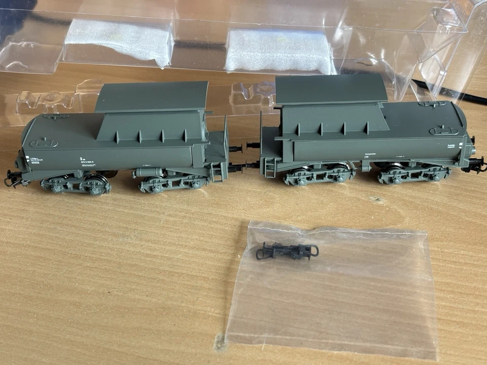 Liliput L230991 Hilfs-Tankwagen Grau DB Epoche IV Doppeleinheit Bauart 964 , NEW - Image 3 of 4