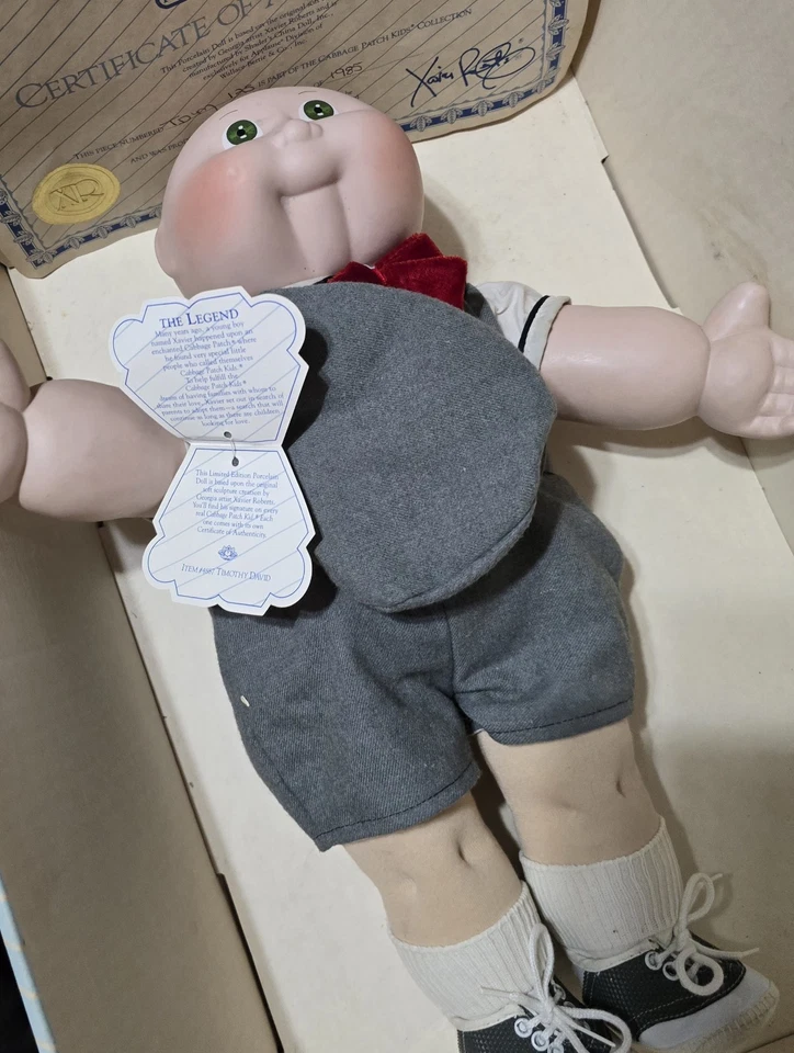 Cabbage Patch Kids 1985, muñeca de porcelana de 16" 'Timothy David' con original Caja y papeles Foto 3 de 4