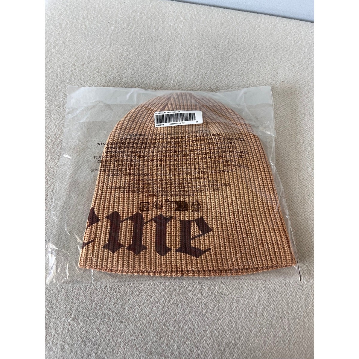 帽子 supreme Old English Printed Beanie Supreme Old English Printed Beanie (SS25) - $40