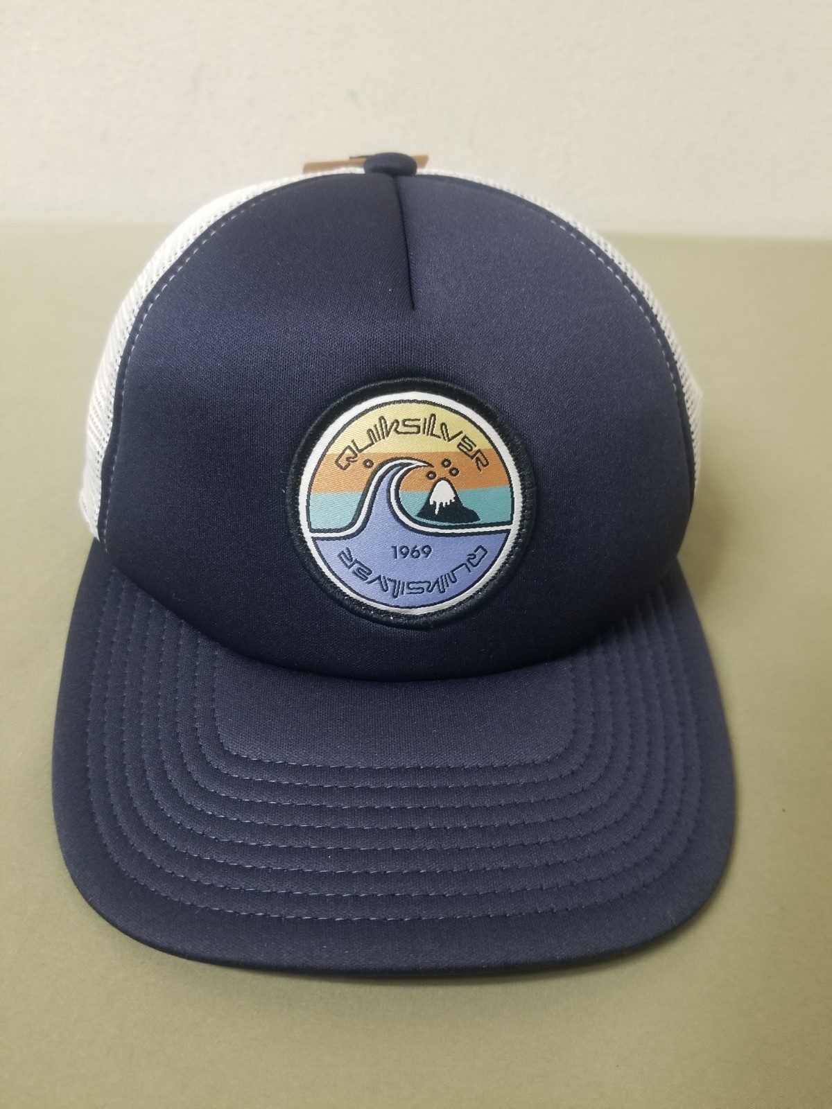 New Quiksilver Youth Onshore Mesh Snapback Baseball Cap.