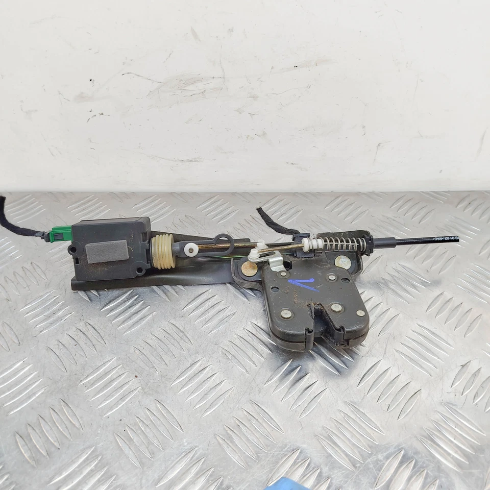 AUDI TT QUATTRO 2002 ЗАГРУЗКИ ЗАДНЕЙ ДВЕРИ ЗАМОК ПОЙМАТЬ 8N0827505C - Изображение 3 из 4