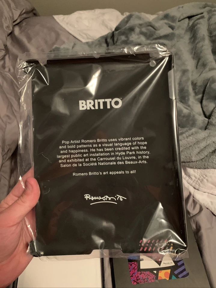 Romero Britto iPad 2 Hard Cover Case Limited Edition “Girl In Love” In Box  EUC! - Image 4 of 4