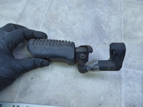 1978 Yamaha XS750 Special Y256-2) left and right front foot pegs set #1 - Picture 5 of 12