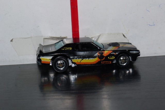 hot wheels black walls