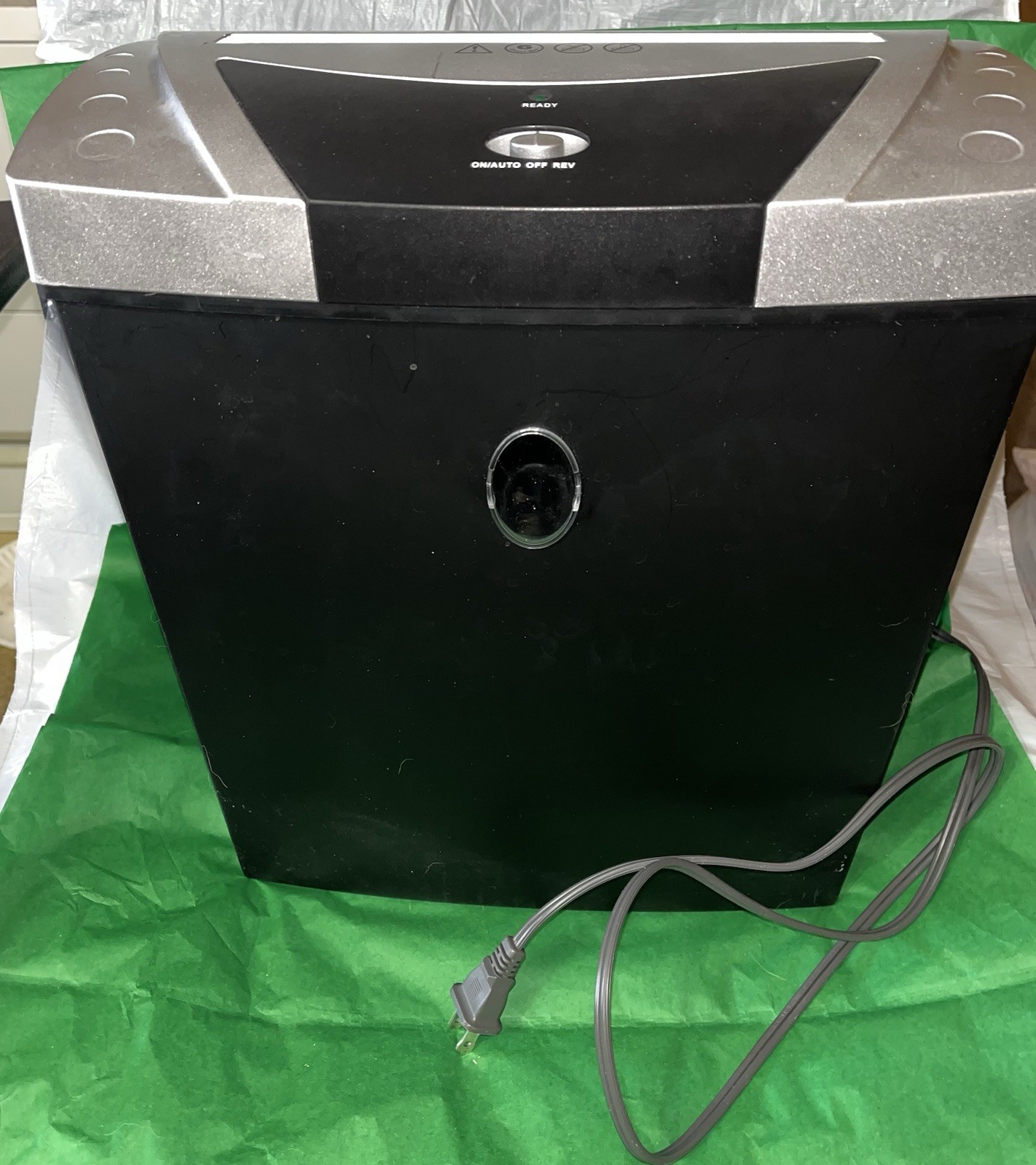 NoviTech Portable Paper Shredder With Basket.  Tested, Works
