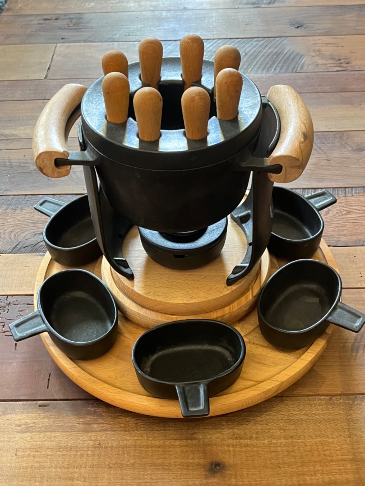 Bodum Danish-design Cast Iron / Wood Fondue Set  Service for 8, Excellent!