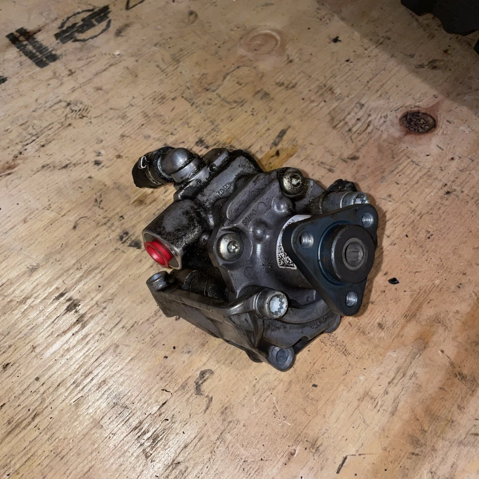 Bomba de dirección asistida Audi S4 2010-2012 OEM Foto 2 de 4