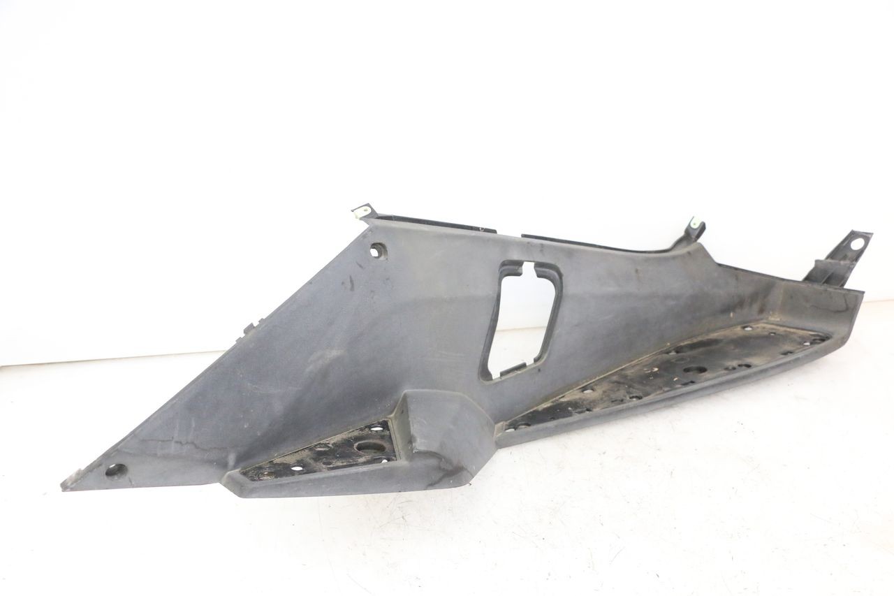 TRITTBRETT VERKLEIDUNG RECHTS - PEUGEOT SATELIS 250 (2006 - 2012)