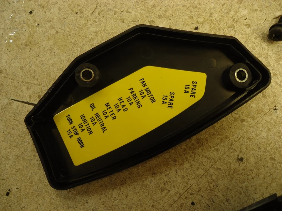 CAJA DE FUSIBLES HONDA SHADOW VT1100 C 1987-1994 con cubierta de fusibles VT1100C OEM Foto 4 de 4