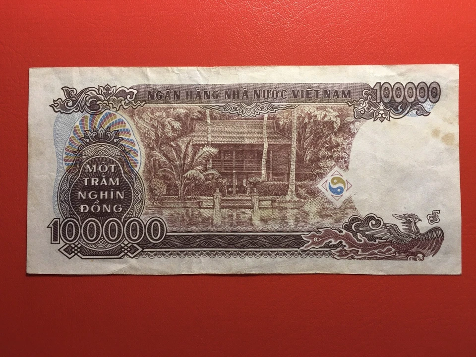 Vietnam 100000 Dong 1994 Pick 117a Circulated - COUNTERFEIT - Image 2 of 2