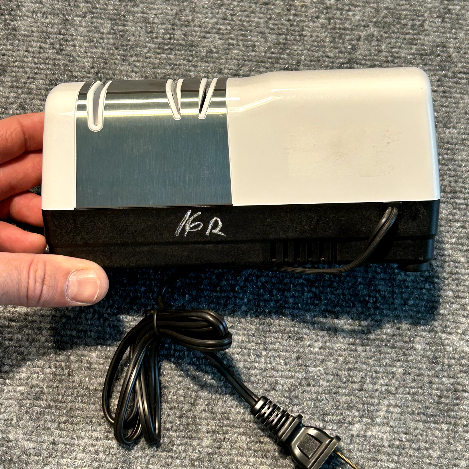 Chef’s Choice Hybrid Diamond Hone Knife Sharpener Model 220 The ICT