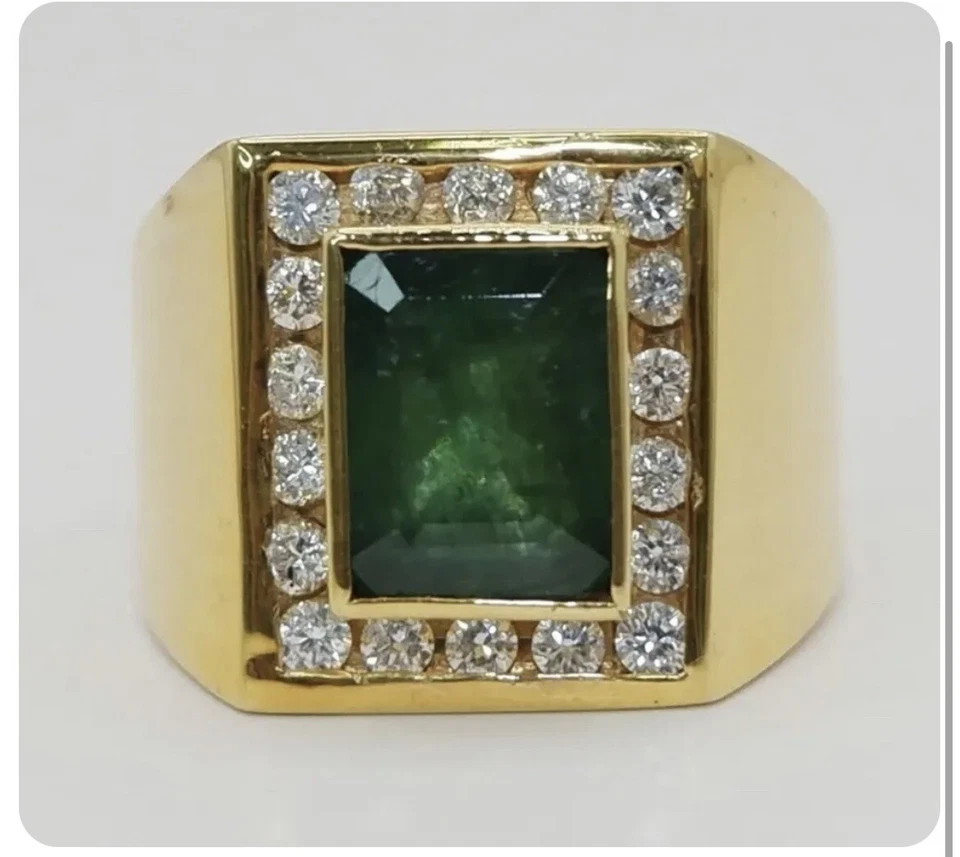 Anillo para hombre de diamantes y esmeraldas de oro de 18 quilates Foto 2 de 4