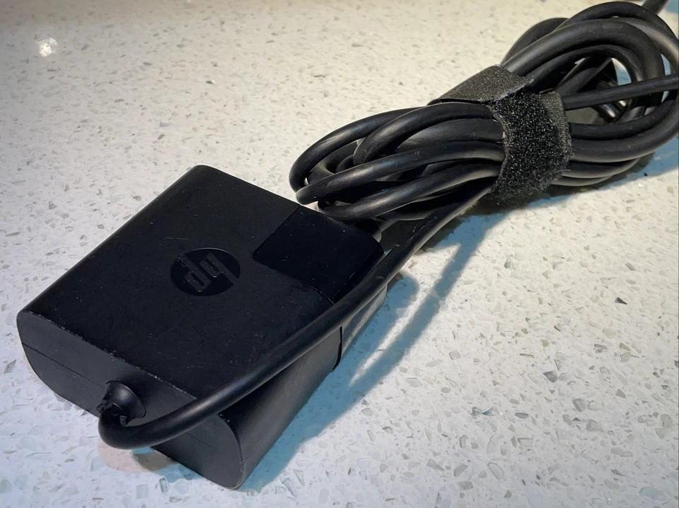 Genuine HP 45W USB-C Power Adapter 918338-003, ADP-45VE, TPN-DA07, 860210-850 - Image 3 of 4