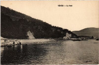 Old postcard AK ALGERIA TENES Le Port (1189851)