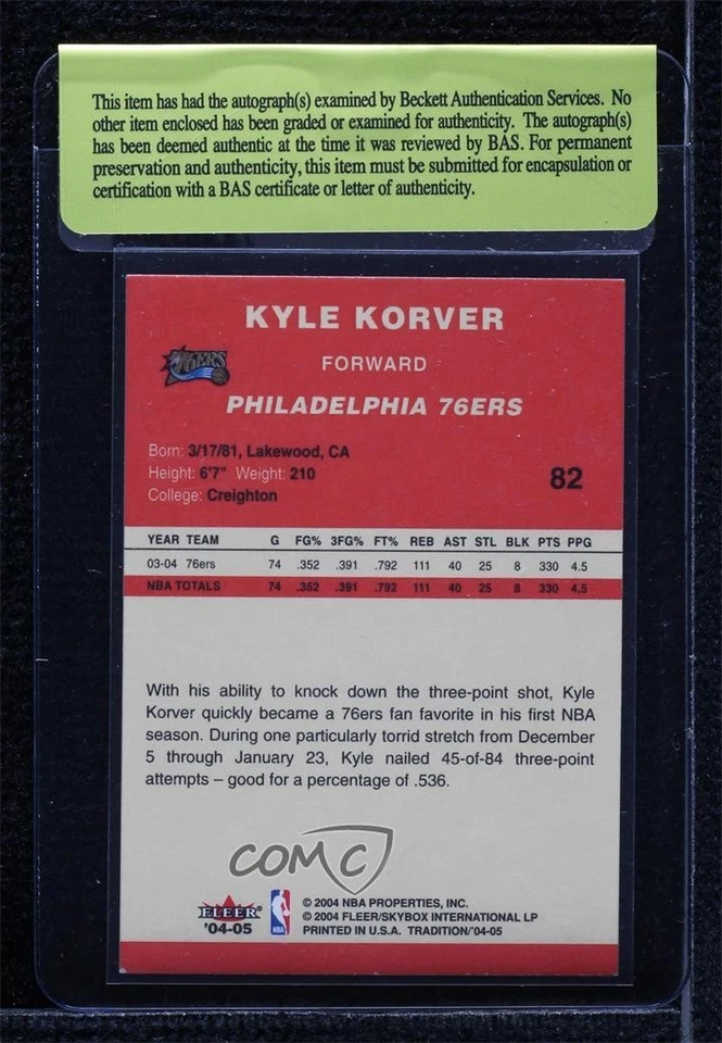 BAS 2004-05 Fleer Tradition Kyle Korver #82 Sello de Autenticidad Automático Foto 2 de 2