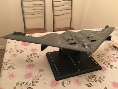 ModelCollect UA72201 1:72 USAF B-2A Spirit Stealth Bomber Jet