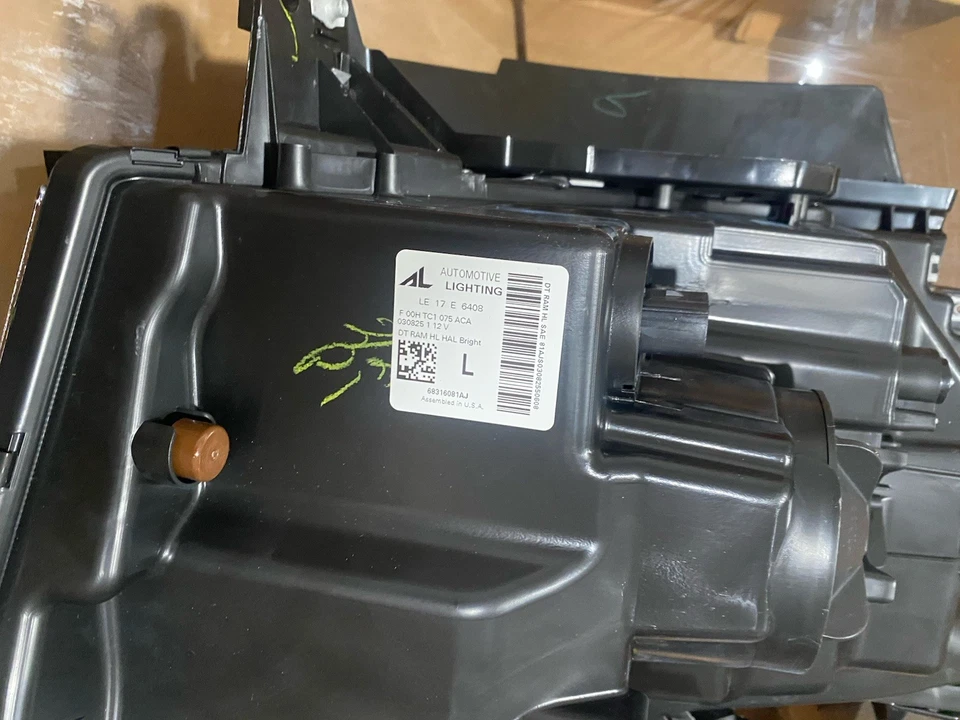 68316081AJ Conjunto de faros delanteros izquierdos 19-24 Dodge Ram 1500 OEM NUEVO MOPAR Foto 4 de 4