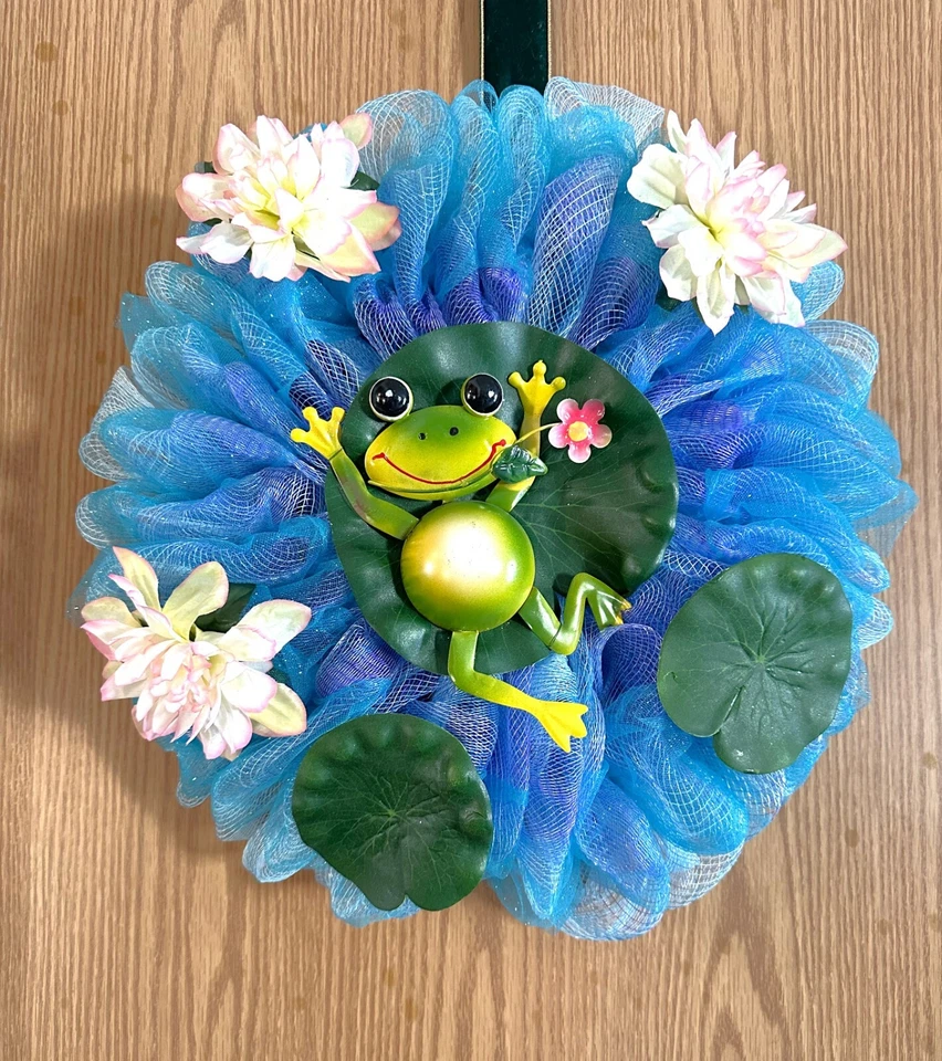 Frog Wreath, Frog in Pond Wreath, Pond Frog, Pond Lillies and Frog Wreath, FROG - Image 3 of 4