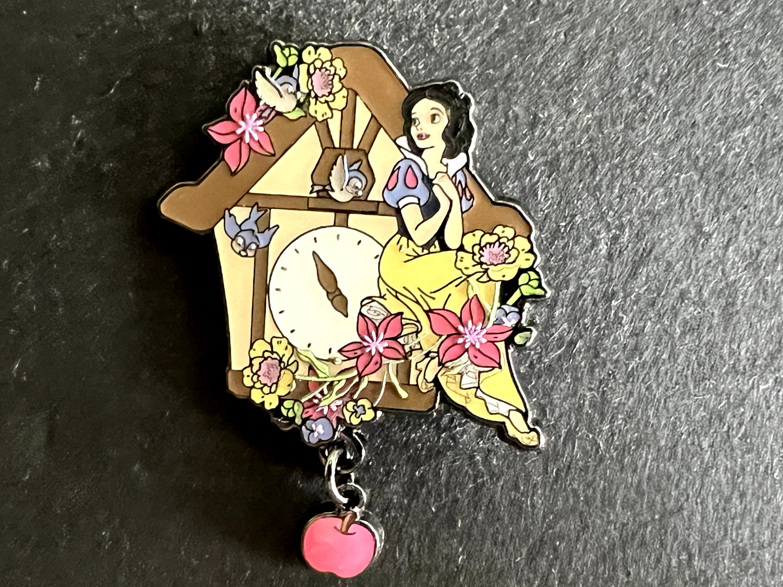 Snow White - Princess Clocks - Dangle - Free-D - Mystery Disney Pin 167018