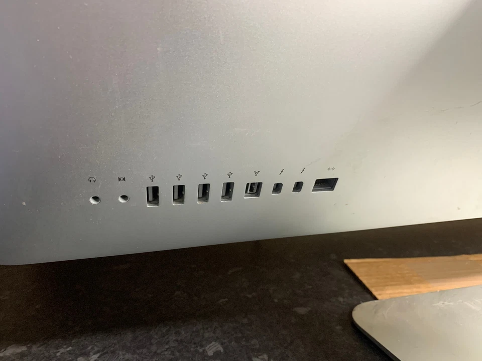 Apple iMac 27" Desktop 2011 Core i5 2.7GHz 4GB Ram 1TB Hdd - Cracked screen - Image 4 of 4