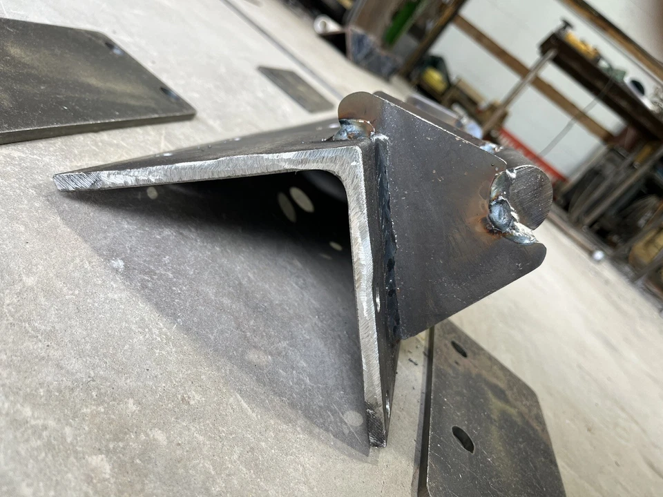 Soporte atornillable para retroexcavadora New Holland Bradco Foto 3 de 4