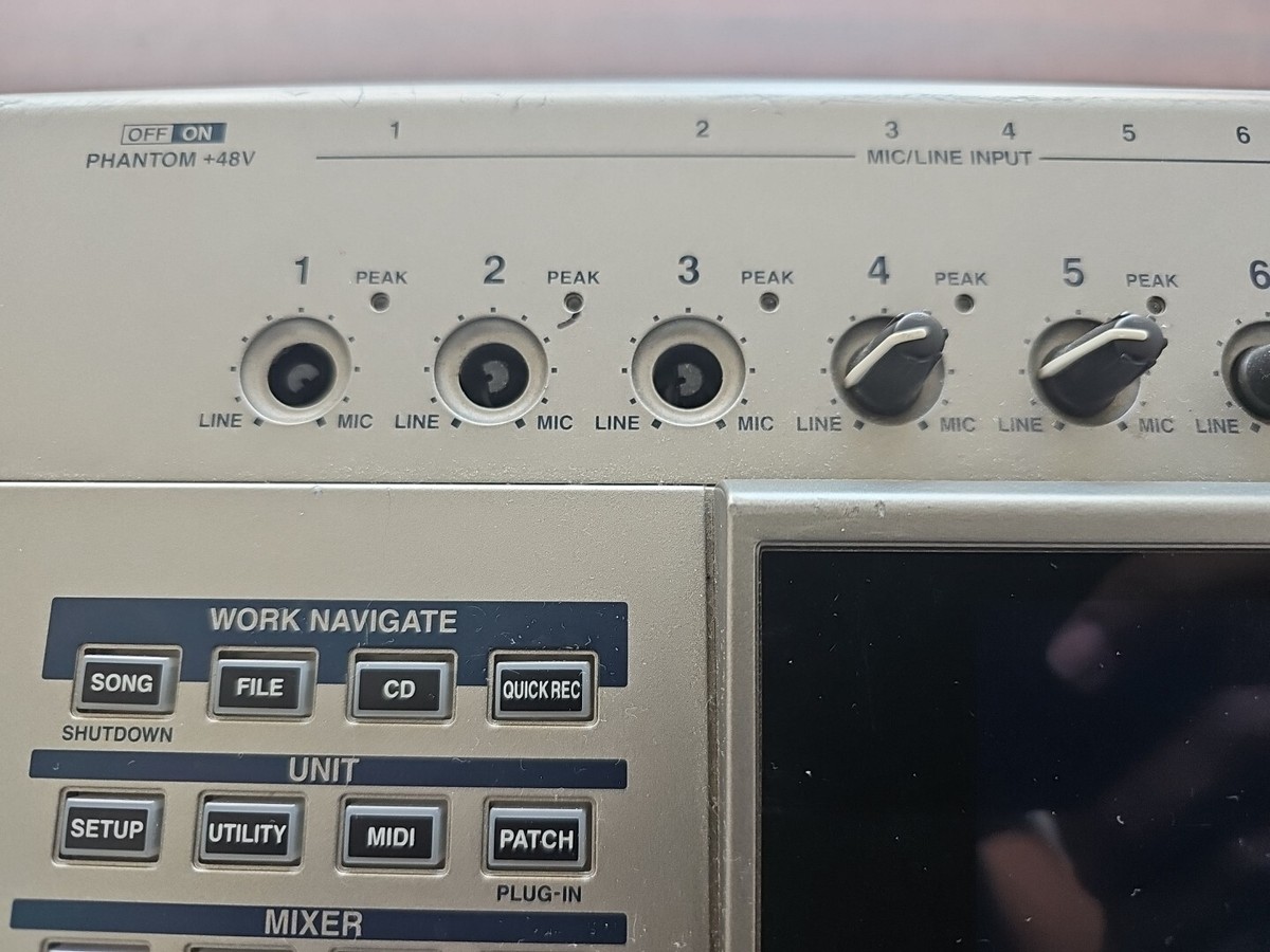 フィ！【通電確認済】YAMAHA AW2816 ジャンク品 Yamaha AW2816 16-Track Digital Audio Workstation NO HDD