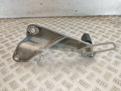 Honda CG 125 (2004-2009) R/H Right Foot Rest Hanger - Picture 4 of 5