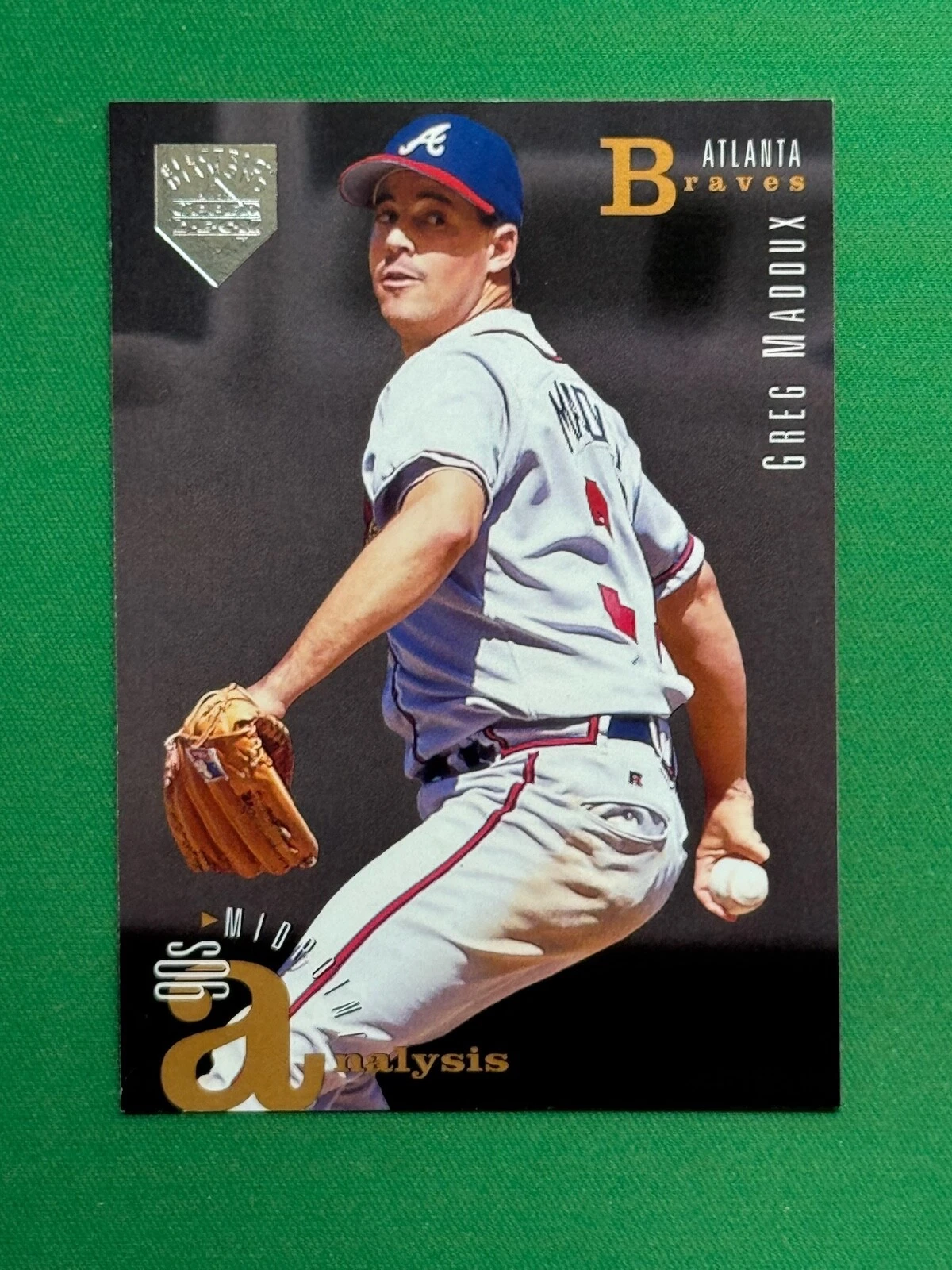 1995 Upper Deck Series 1 #101 Greg Maddux 90s Midpoint Analysis Electric Diamond
