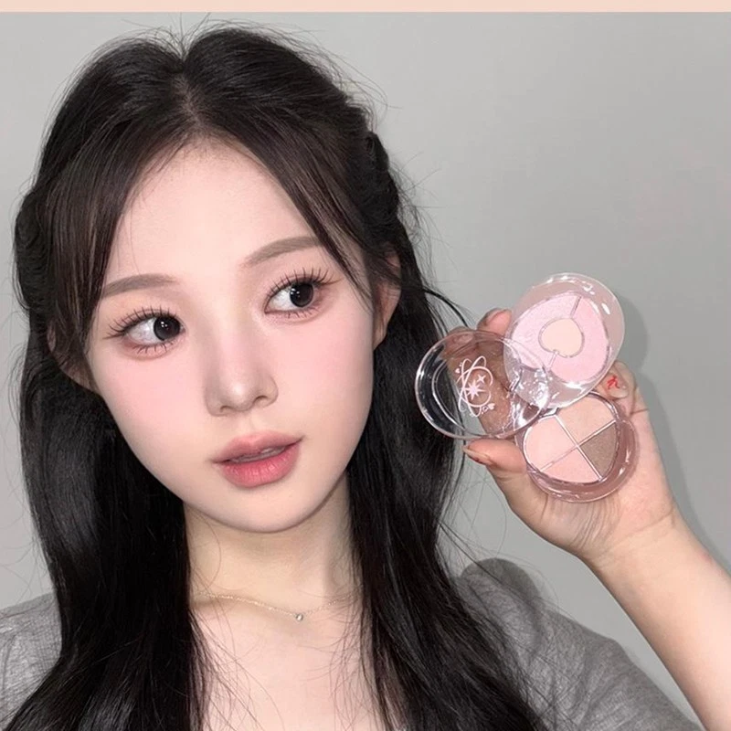 Paleta de sombras de ojos + iluminadoras Etude Bboyong 4 colores Sanrio OY Foto 2 de 4