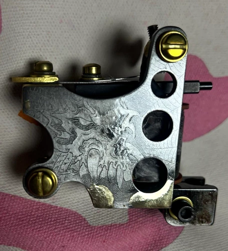 Dustin golden tattoo machine - product listing photo