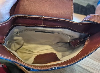 L'Artigiano Made In Italy Zip Top bag Blue Leather White Stitching
