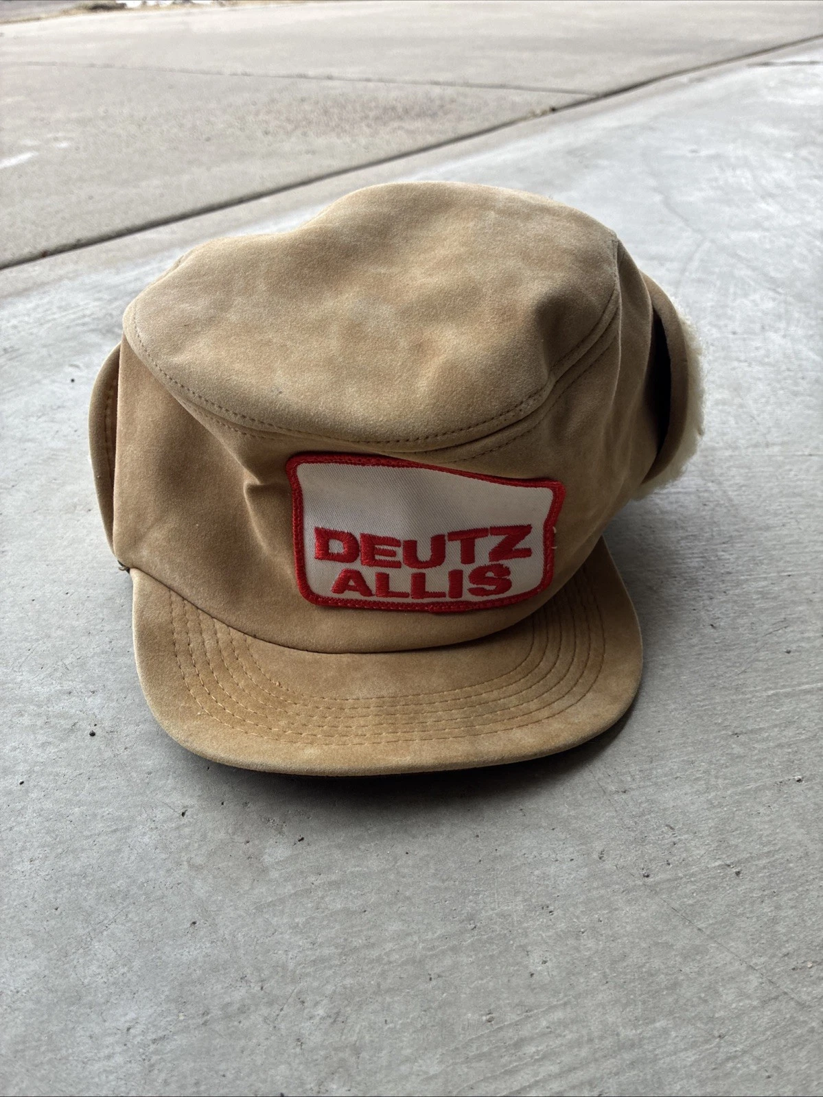 Vintage Deutz Allis Faux Suede Farmer Hat Cap Tan Beige Sz Med-Lg Fleece Patch