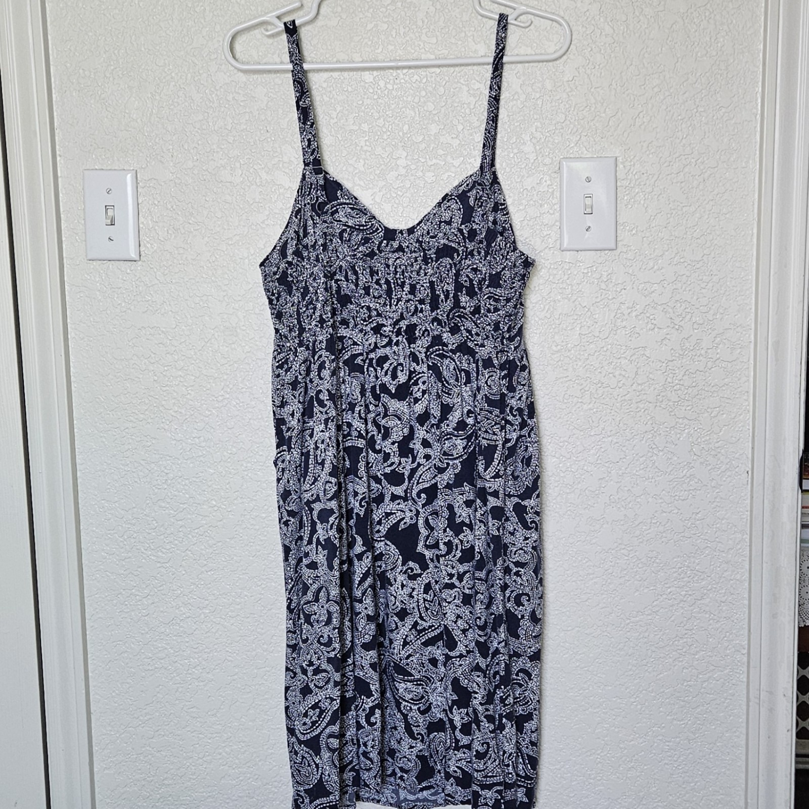 Torrid Midi Sundress Size 1X Navy Blue White Paisley Spaghetti Staps Flowy