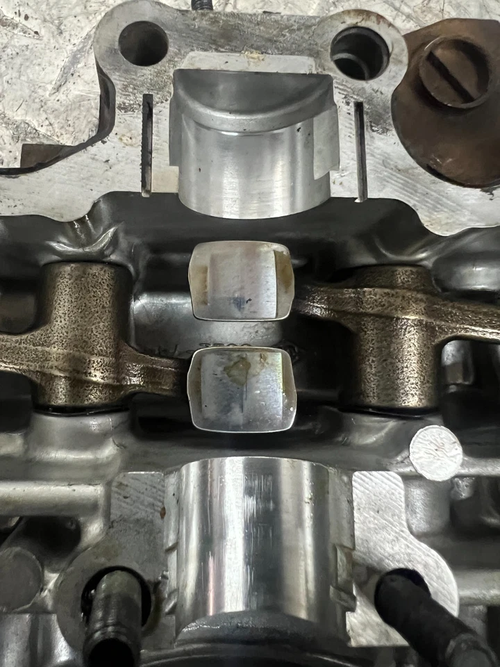 Cubierta basculante de leva de culata Suzuki Ozark 250 2006 Foto 4 de 4