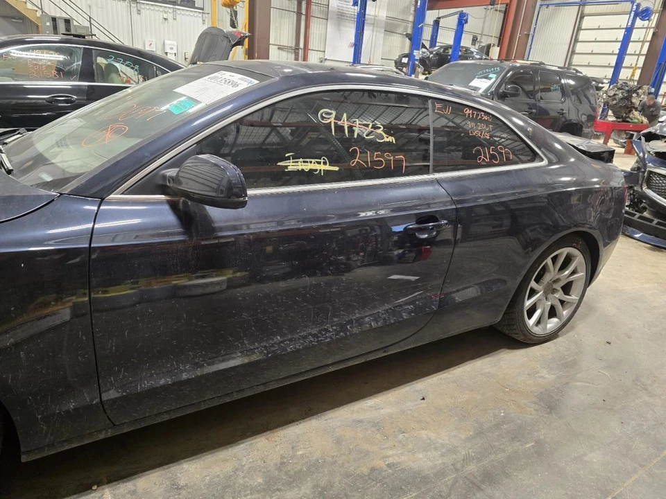 08 - 17 AUDI A5 QUATTRO Windshield Washer Bottle E826301 - Image 2 of 4