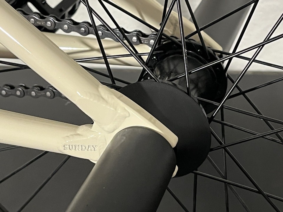 Sunday Soundwave Cassette 21” Custom Odyssey BMX Bike Creme White/Black