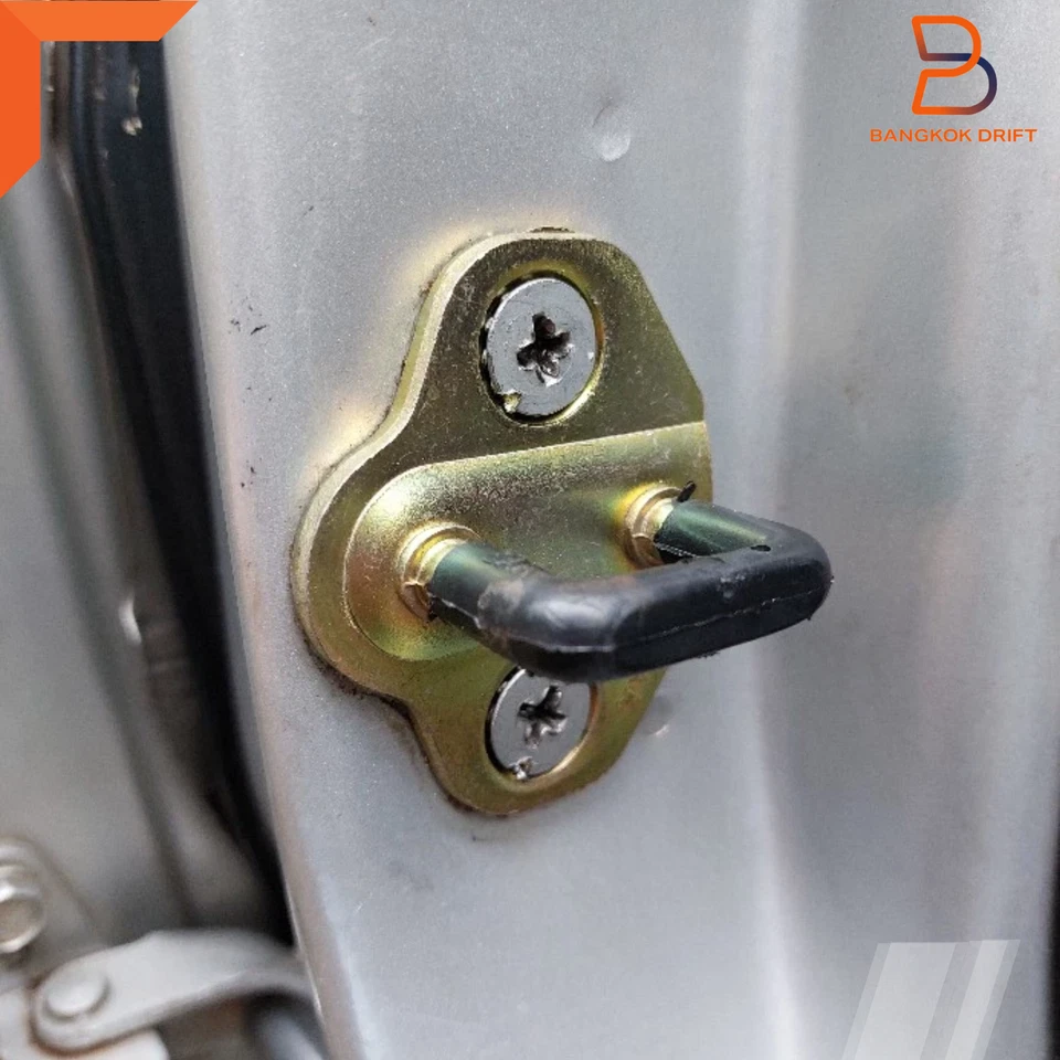 PLACA DE CIERRE DE CERRADURA DE PUERTA DELANTERA STRIKER ASSY PARA CAMIONETA NISSAN D21 CARROCERÍA RÍGIDA 86-97 Foto 4 de 4