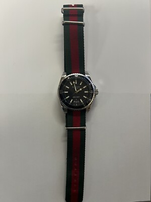 Gucci Dive 136.2  45mm Mens SS Watch Black Face *READ* Free Shipping USA