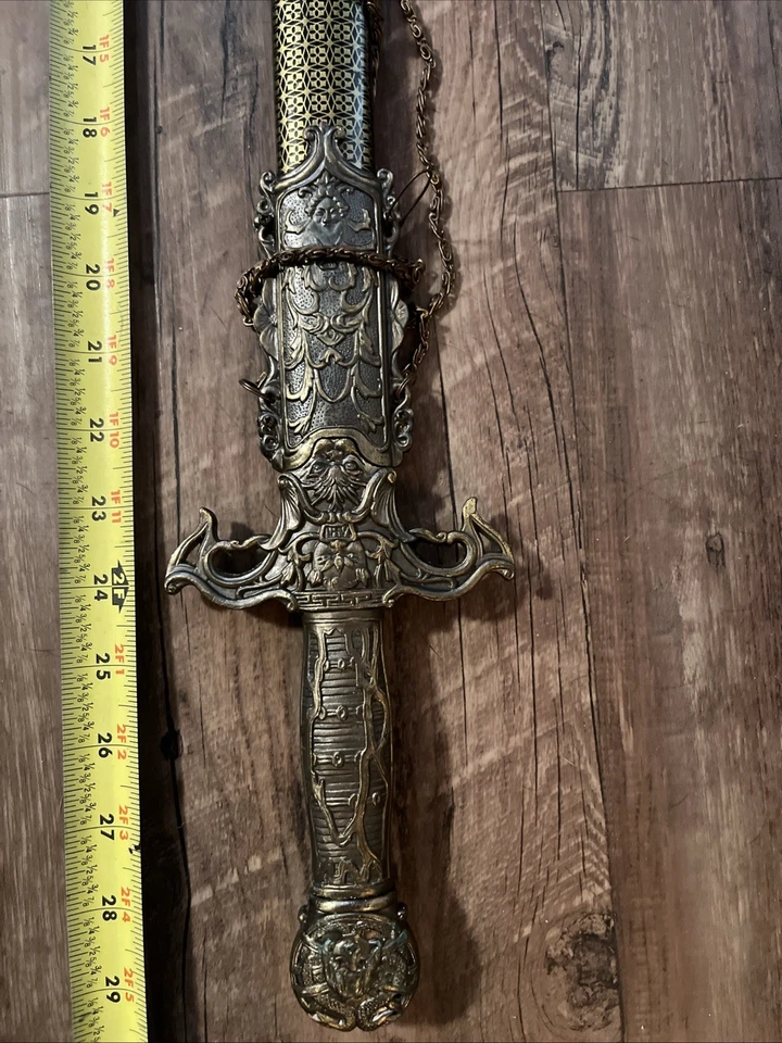 Espada daga de acero inoxidable de 29 pulgadas con vaina de metal ornamentada Fantasy Fencing Foto 3 de 4